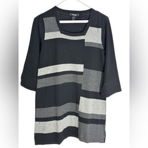 Black, gray, and white tunic top. Size small. Excellent condition.